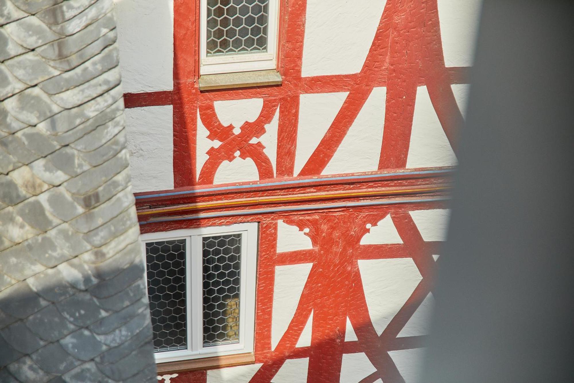 Fachwerkperle Am Historischen Marktplatz Bernkastel-Kues Luaran gambar