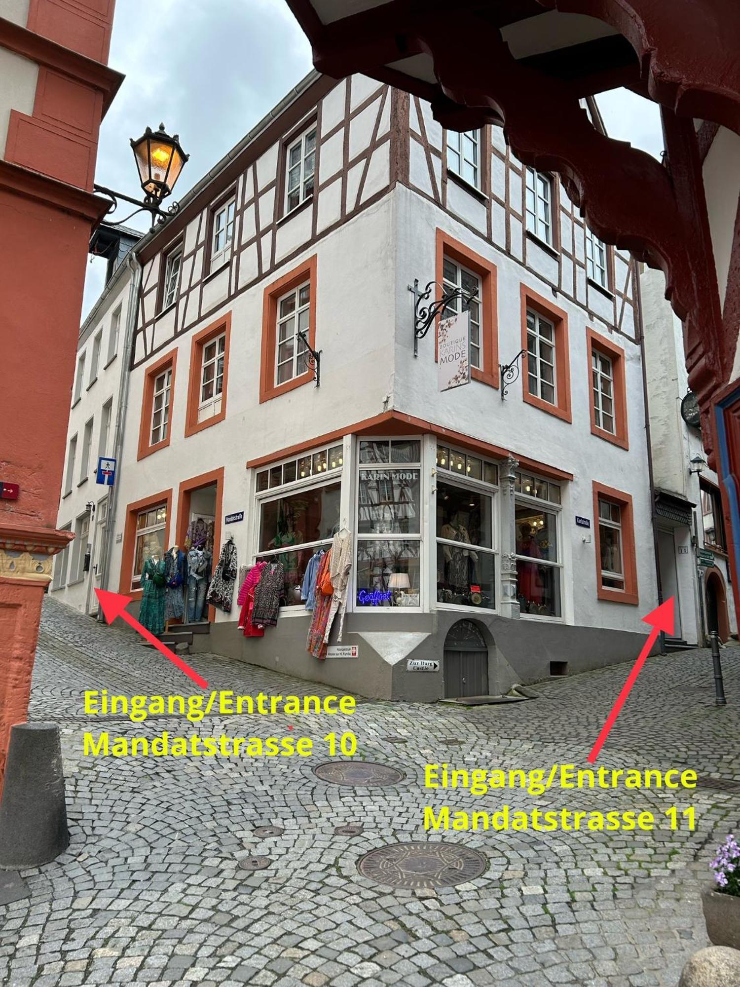 Fachwerkperle Am Historischen Marktplatz Bernkastel-Kues Luaran gambar