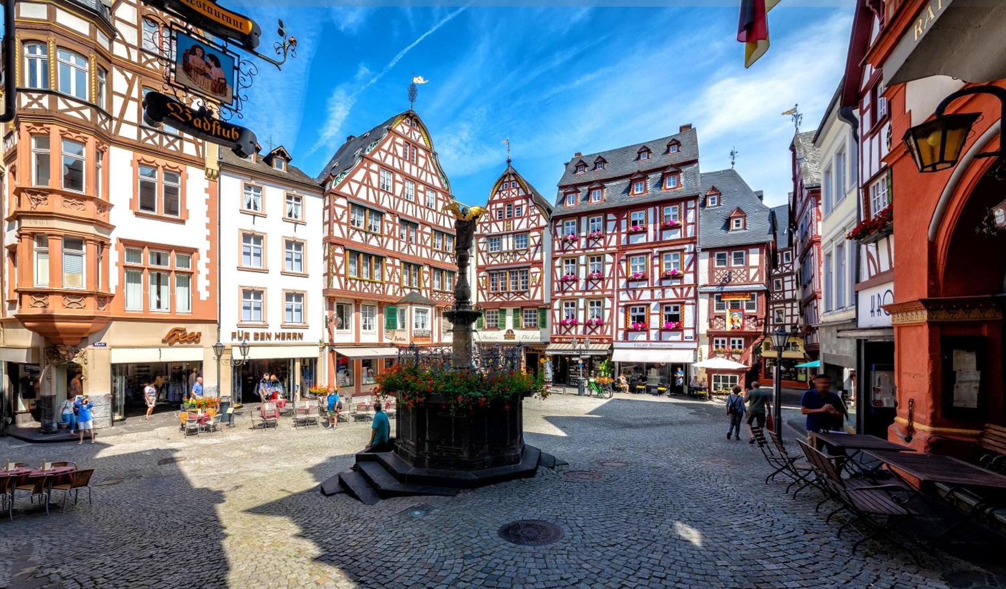 Fachwerkperle Am Historischen Marktplatz Bernkastel-Kues Luaran gambar